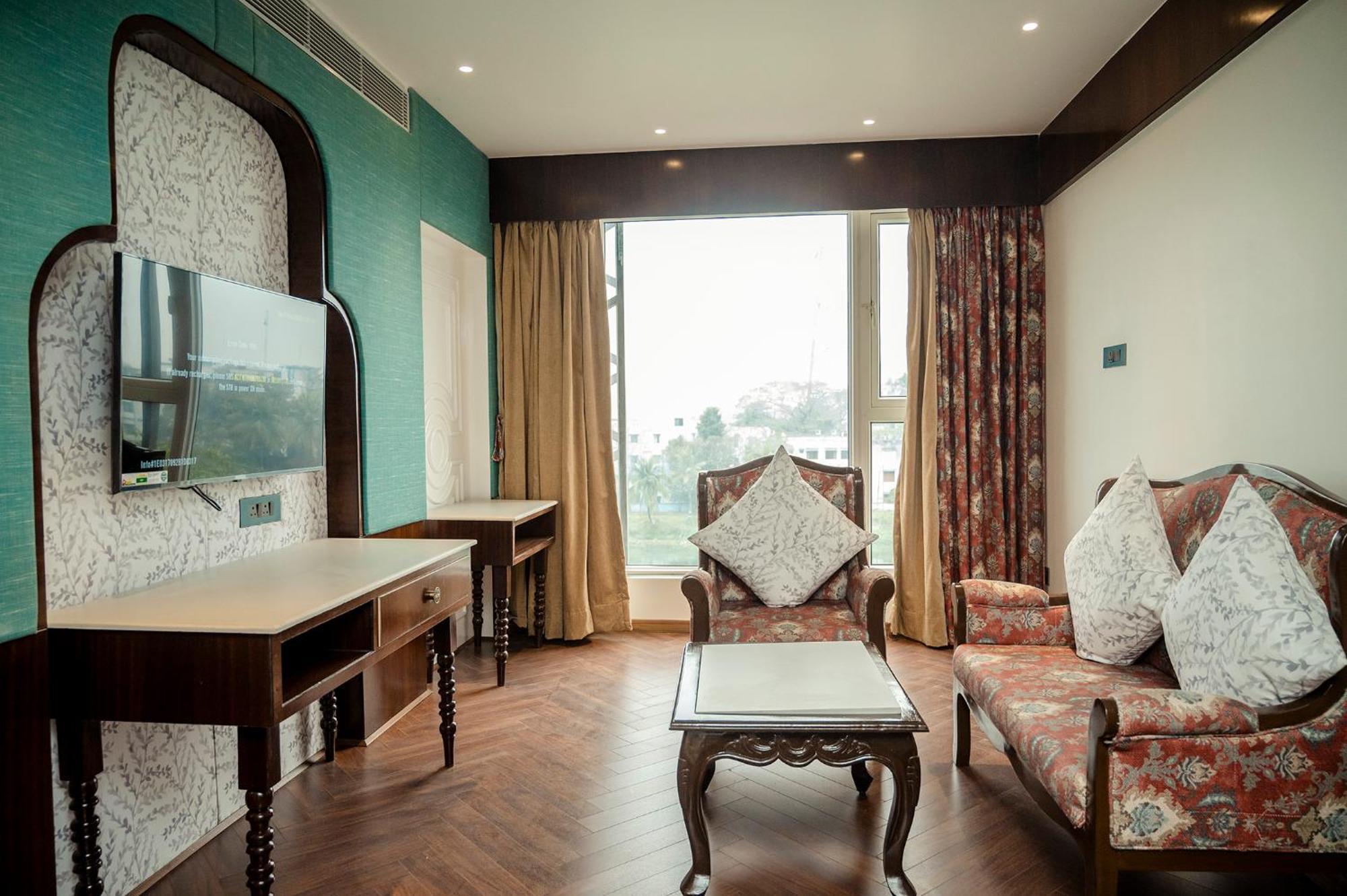 Hotel Lake View Baharampur Экстерьер фото