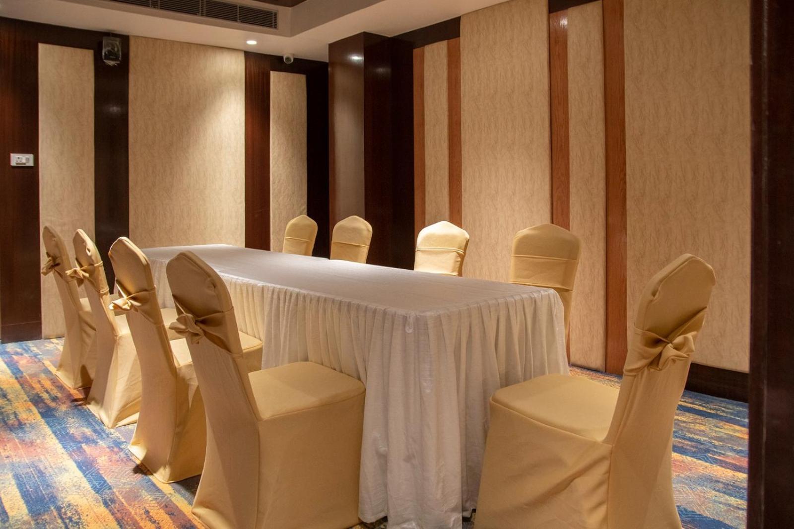 Hotel Lake View Baharampur Экстерьер фото
